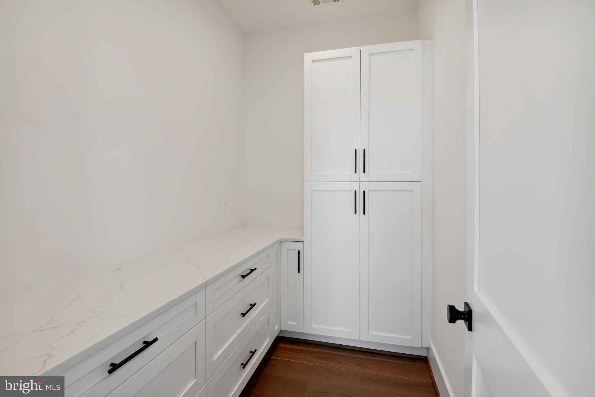 COLUMBIA BEACH - Residential