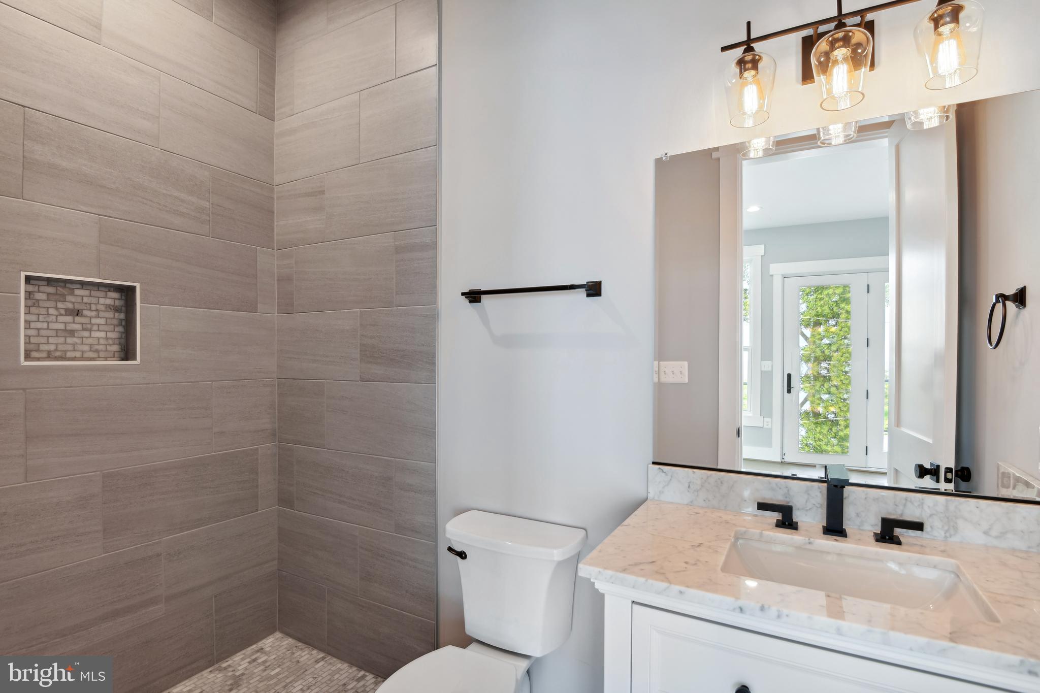 COLUMBIA BEACH - Residential