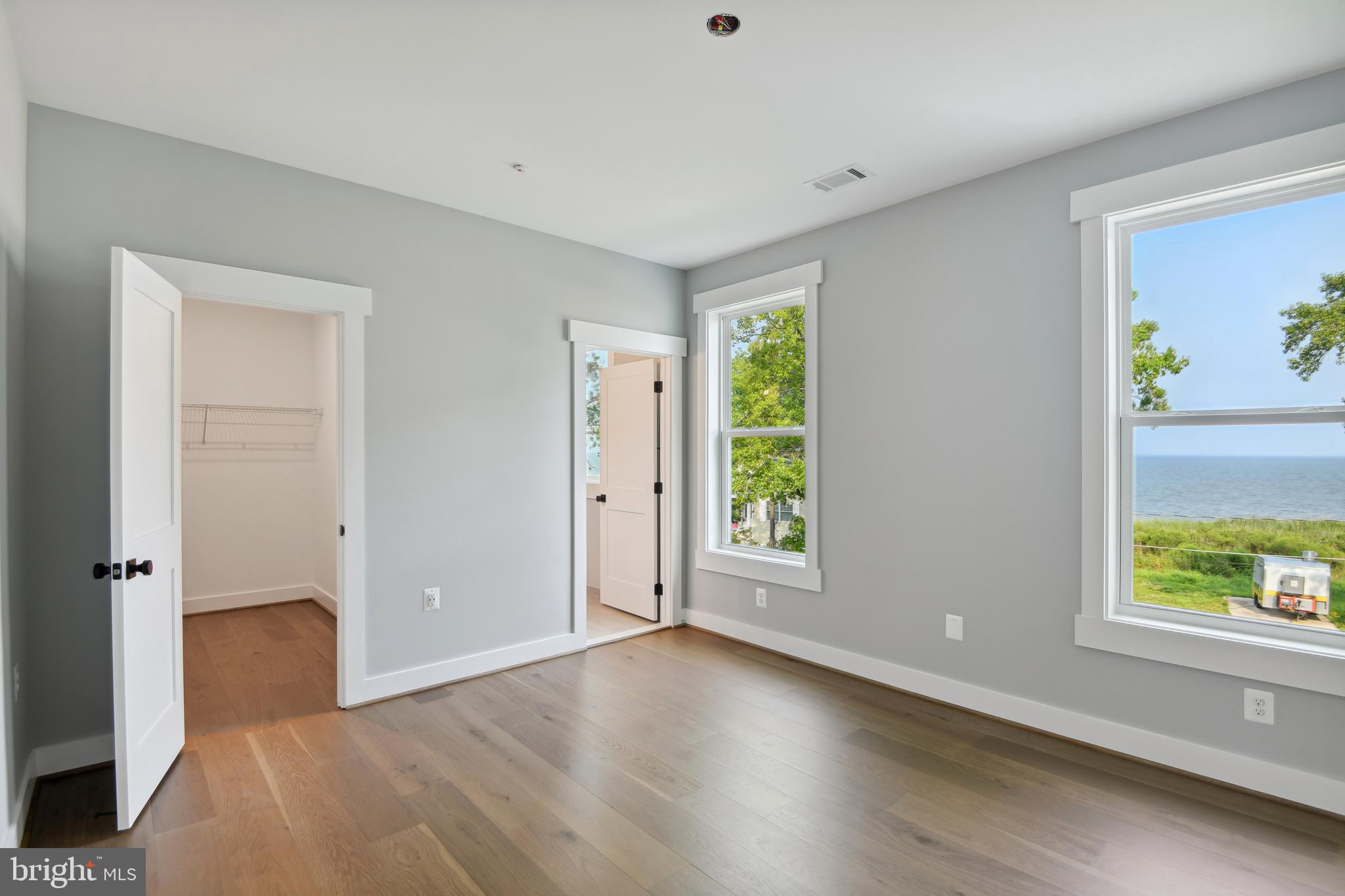 COLUMBIA BEACH - Residential