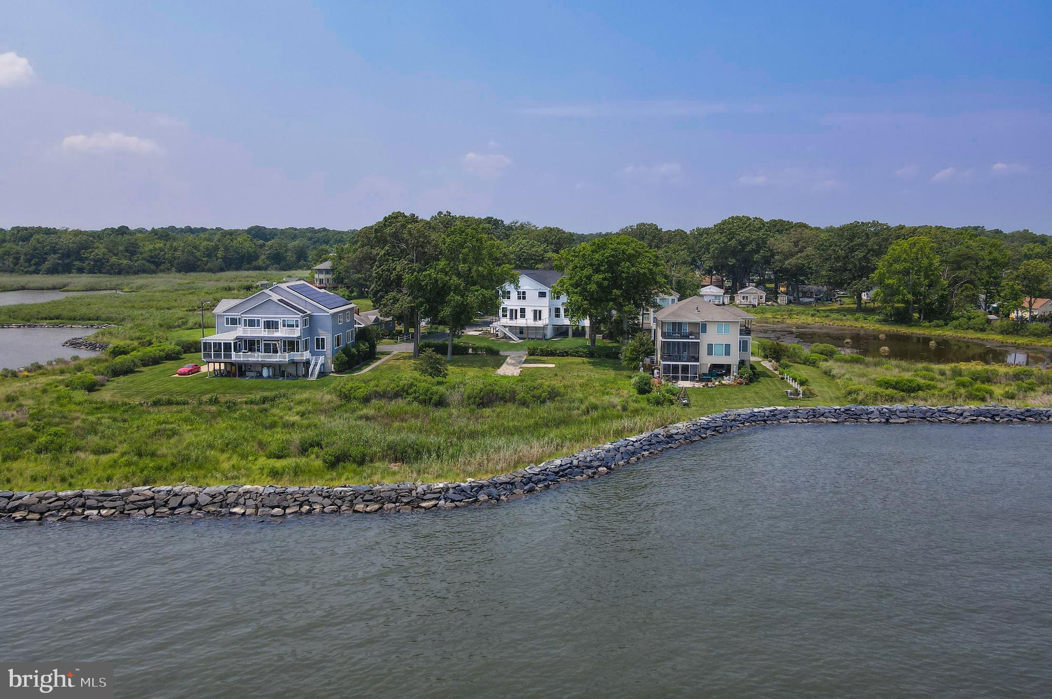 COLUMBIA BEACH - Residential