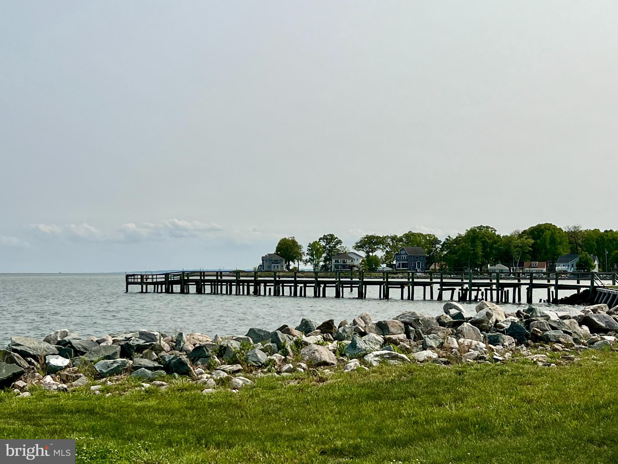 COLUMBIA BEACH - Residential