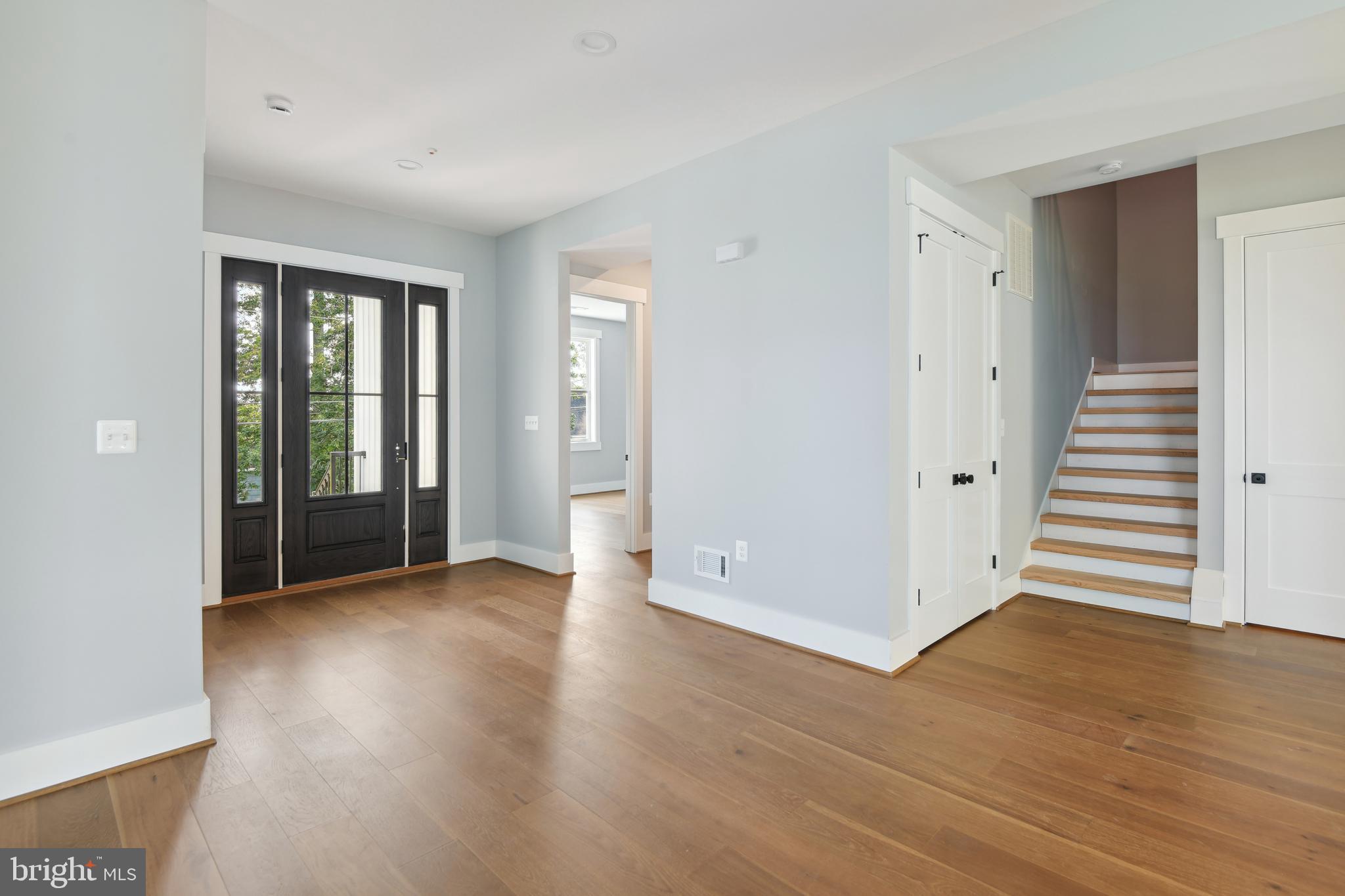 COLUMBIA BEACH - Residential