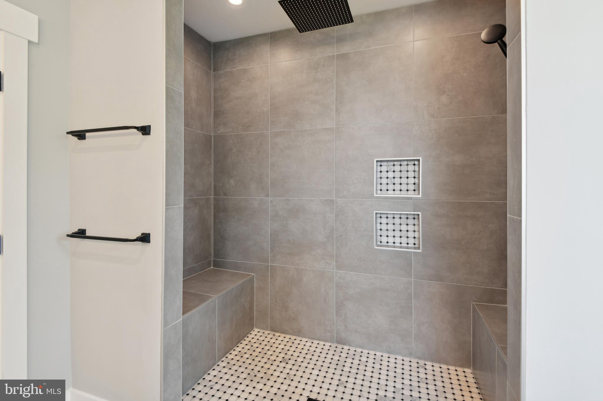 COLUMBIA BEACH - Residential