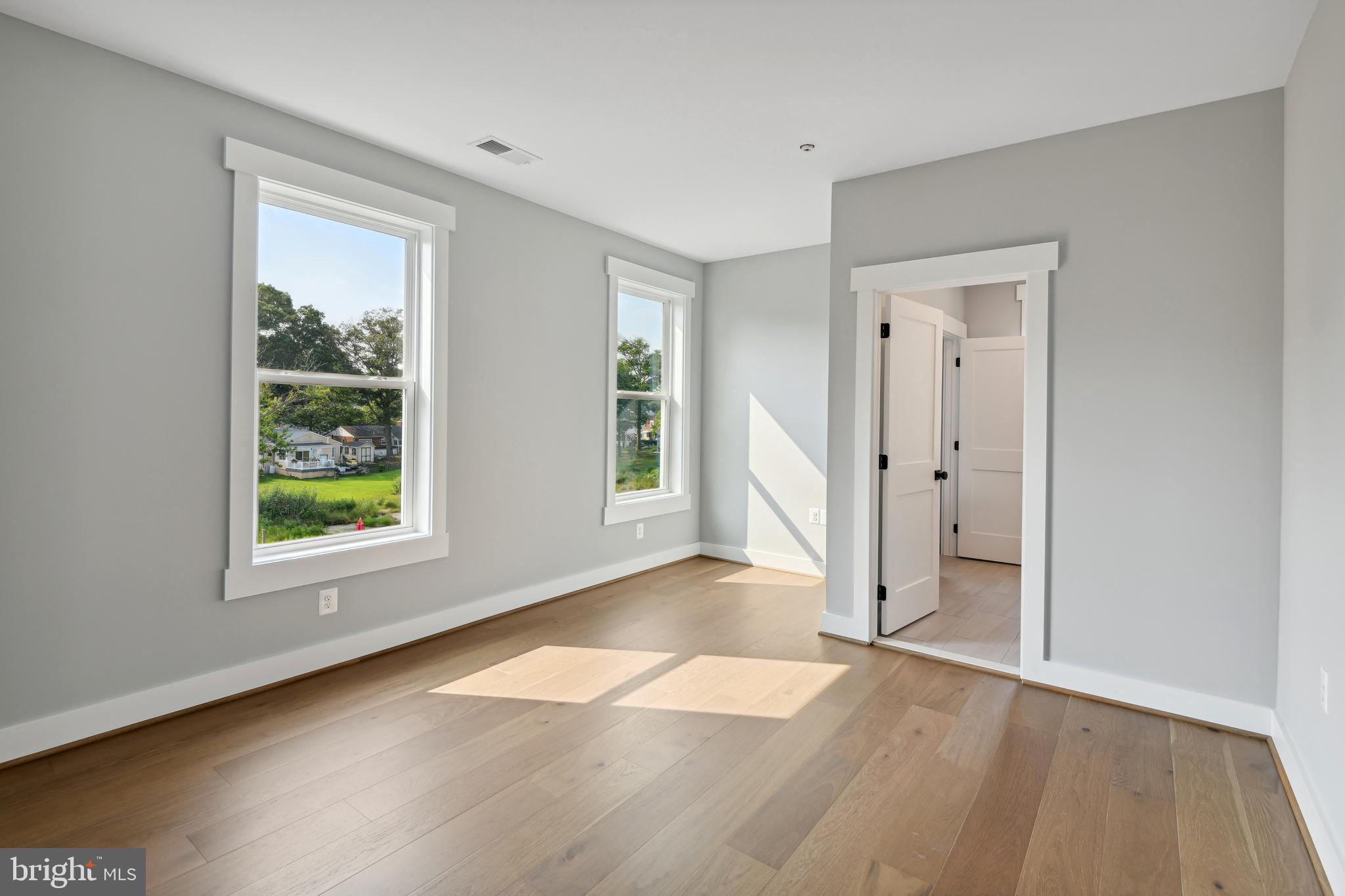 COLUMBIA BEACH - Residential