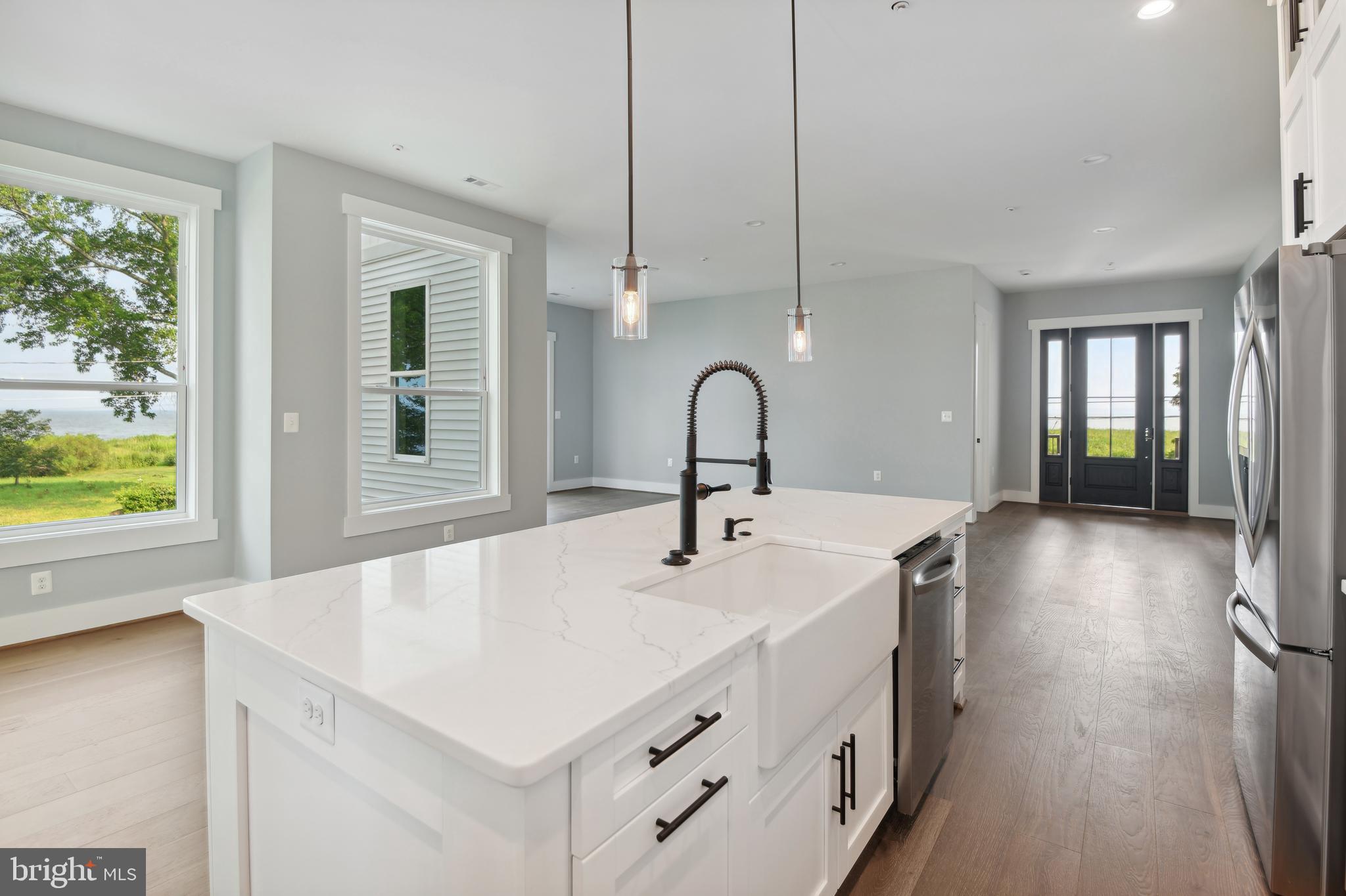 COLUMBIA BEACH - Residential