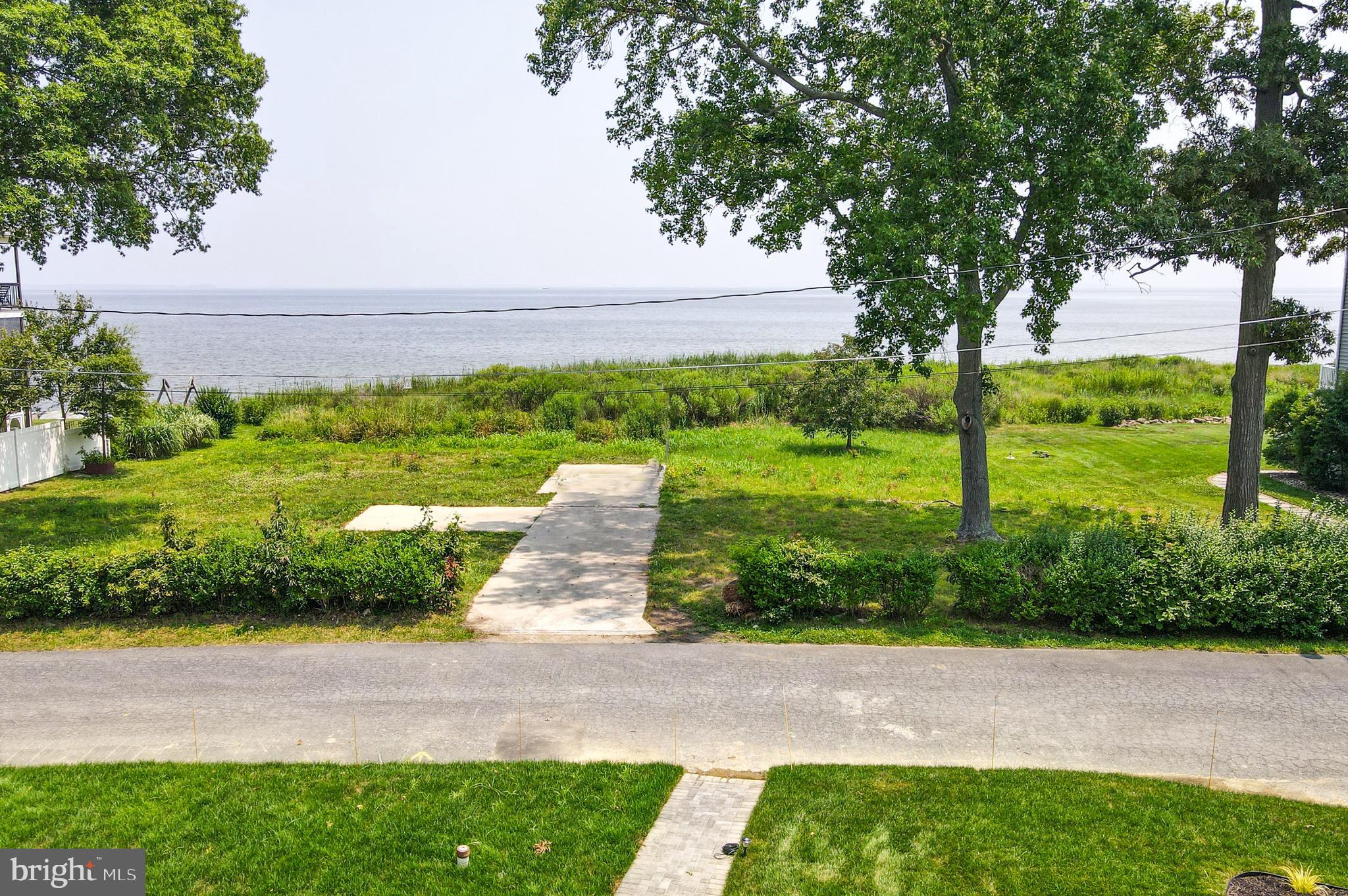 COLUMBIA BEACH - Residential