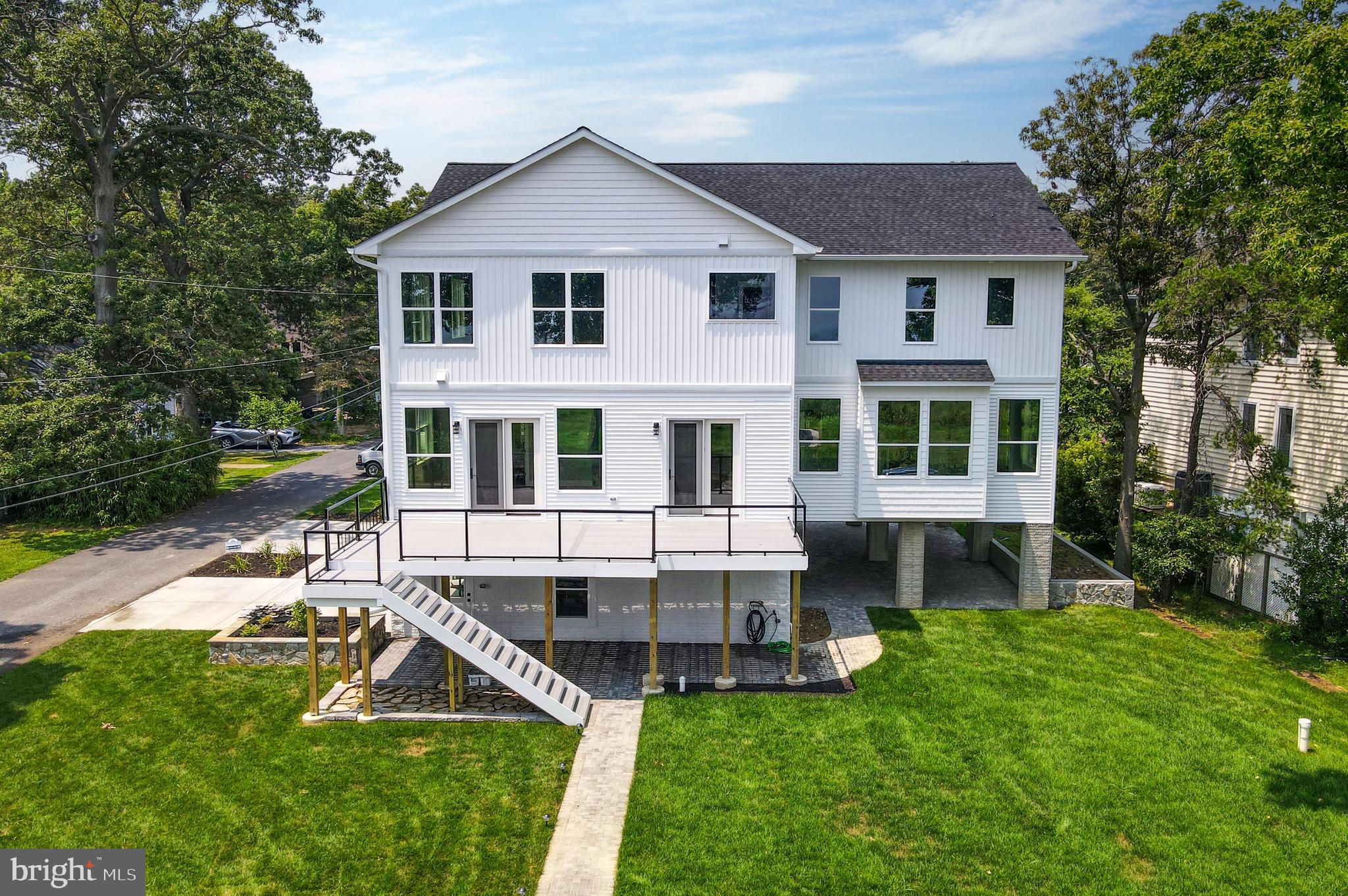 COLUMBIA BEACH - Residential