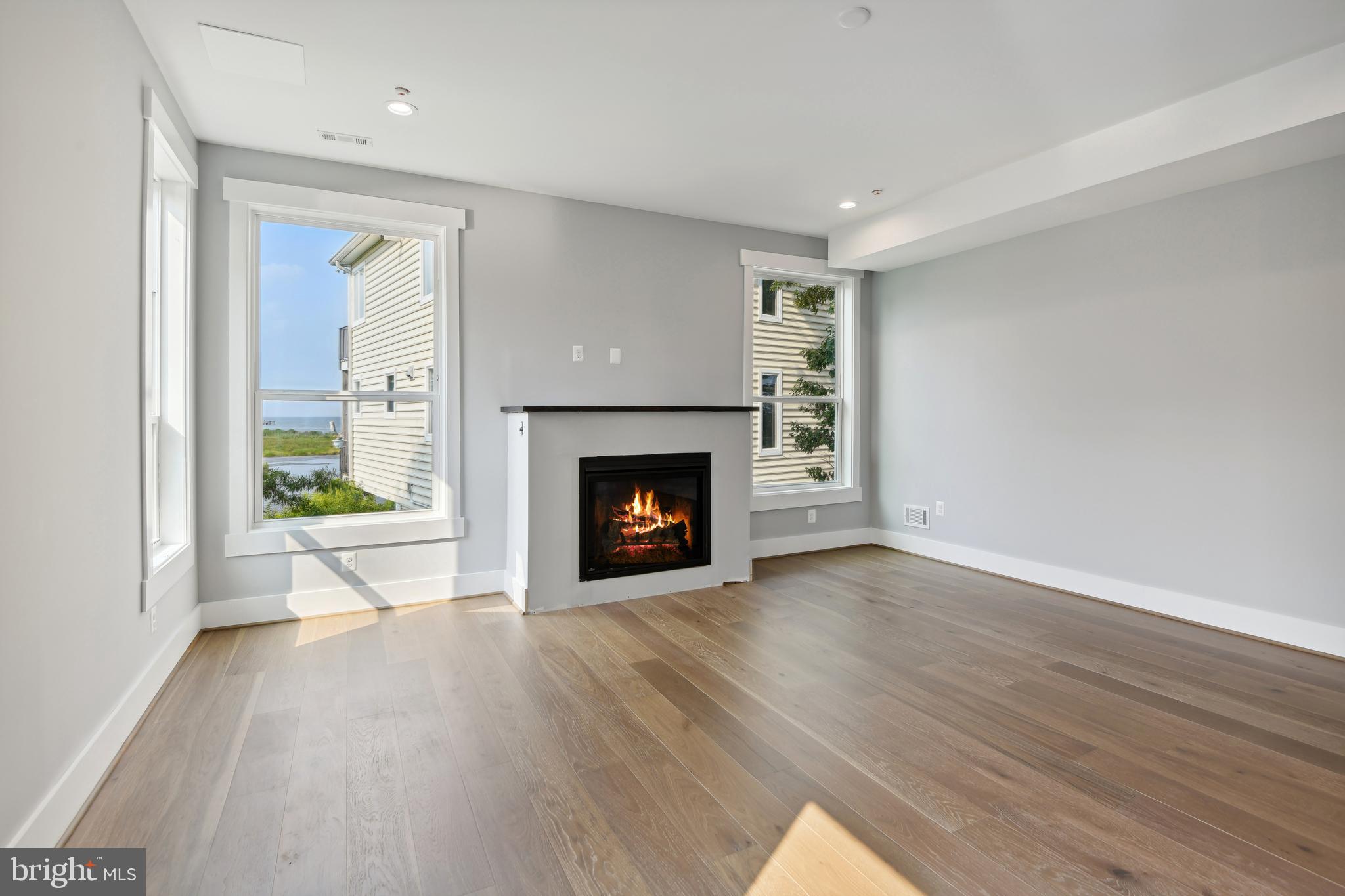 COLUMBIA BEACH - Residential