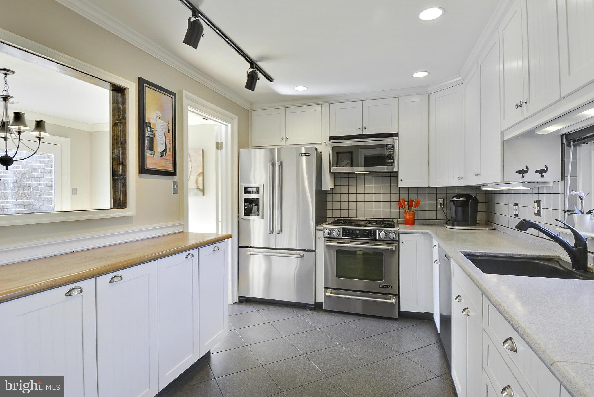 RESTON - Residential