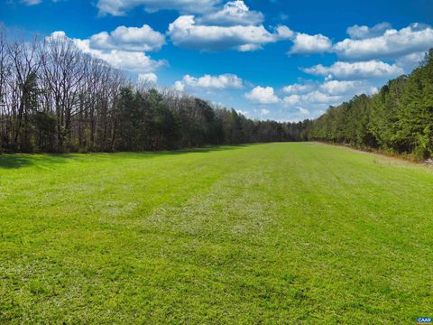 19075 CHILESBURG RD BEAVERDAM VA 23015