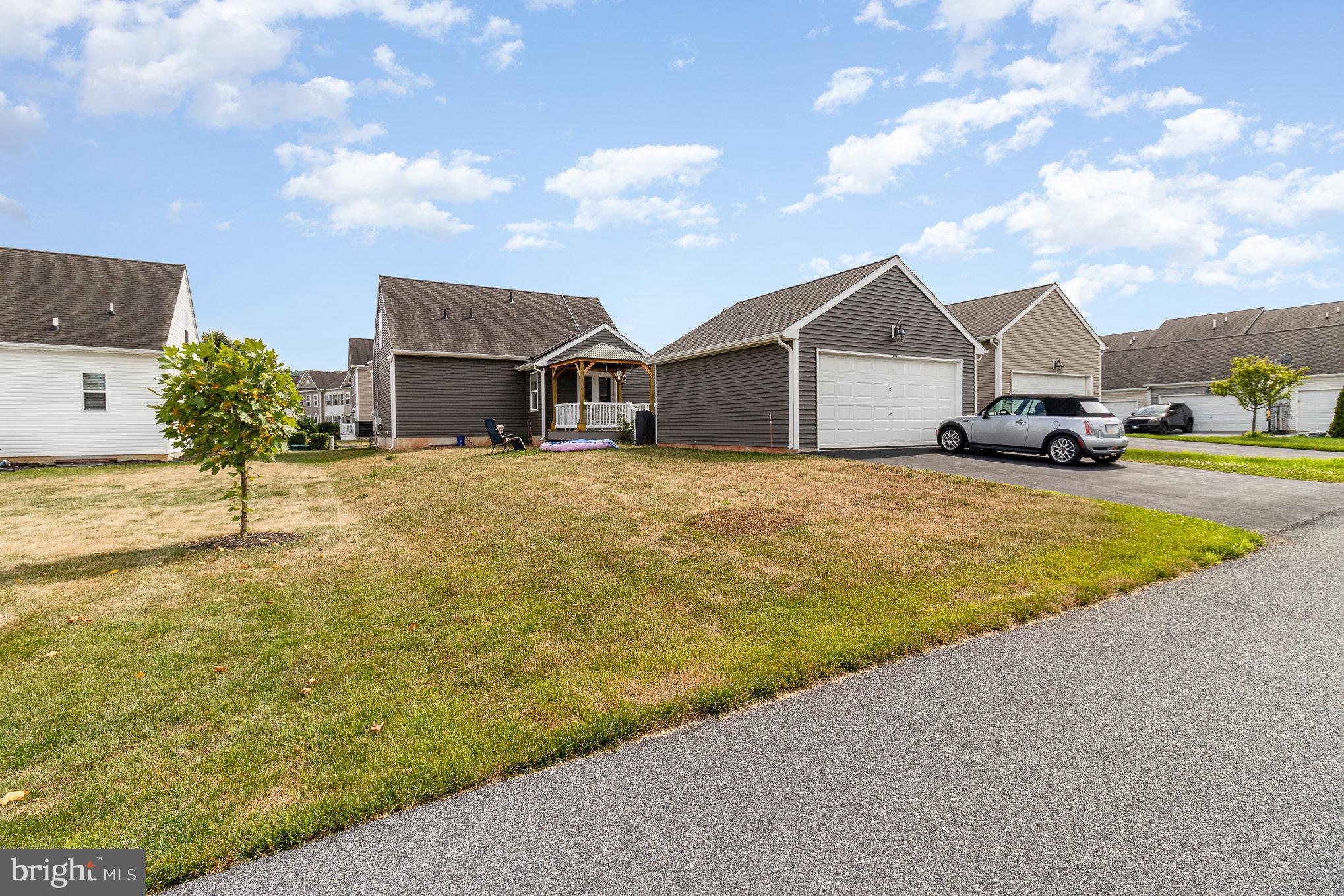 CASTLETON - Residential