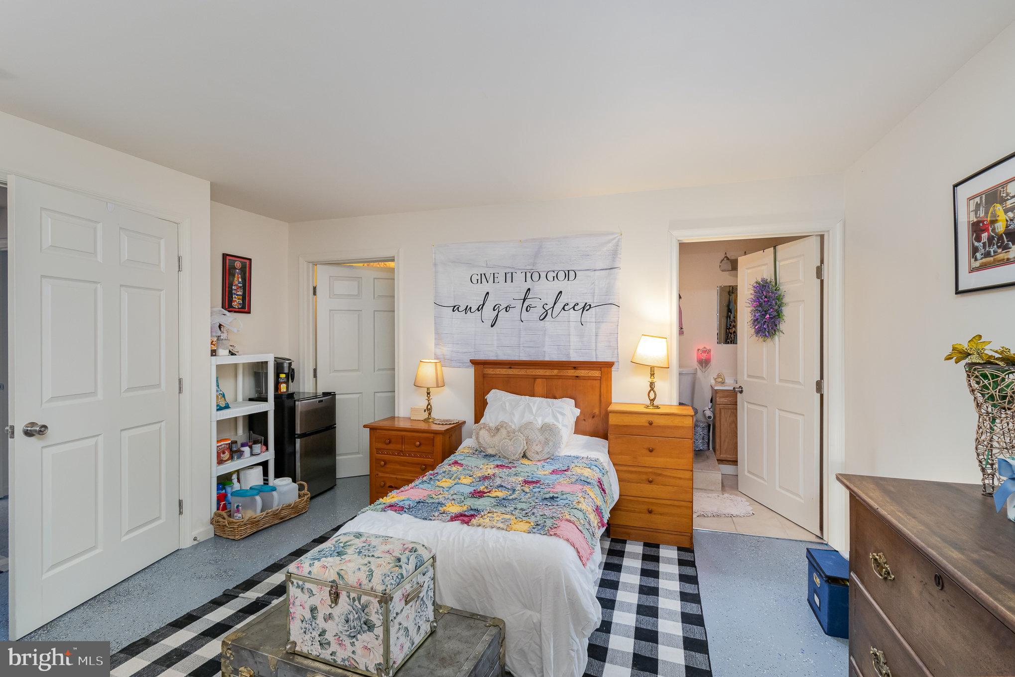 CASTLETON - Residential