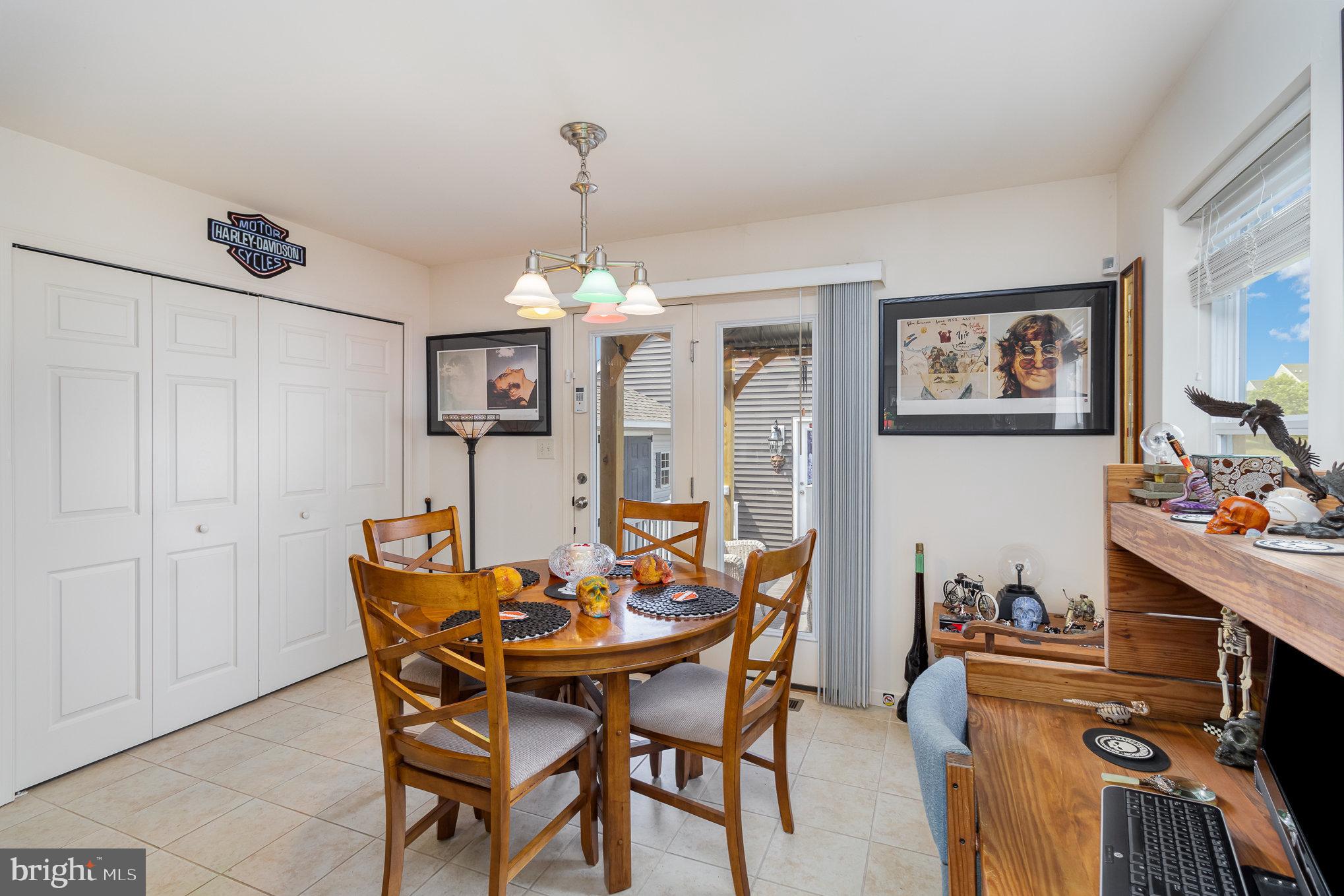 CASTLETON - Residential