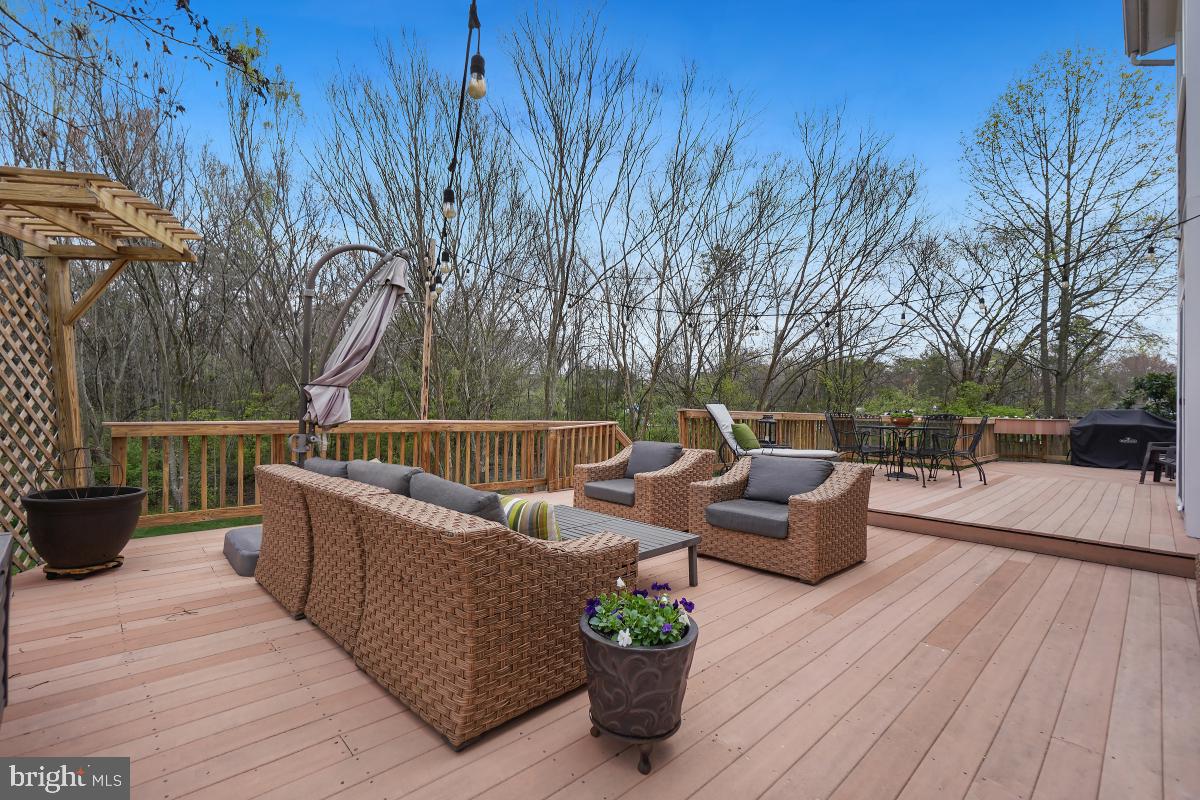 MEADOW HALL - Residential