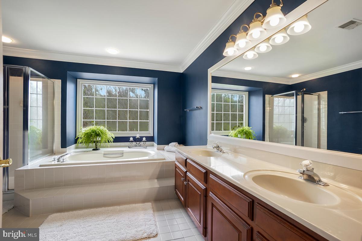 MEADOW HALL - Residential