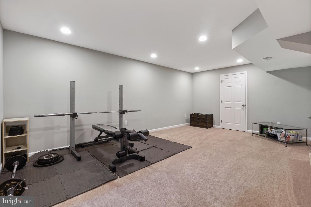 MEADOW HALL - Residential