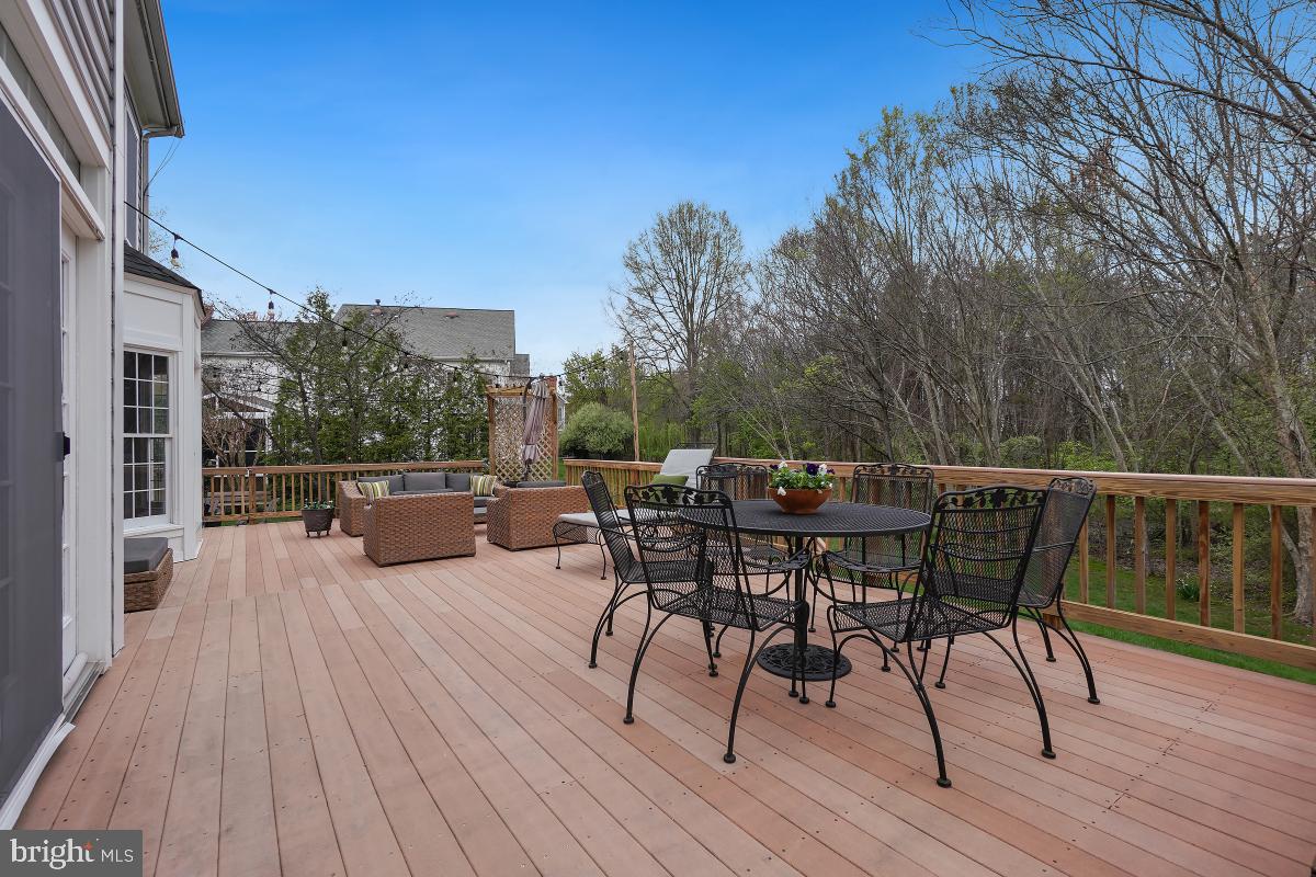 MEADOW HALL - Residential