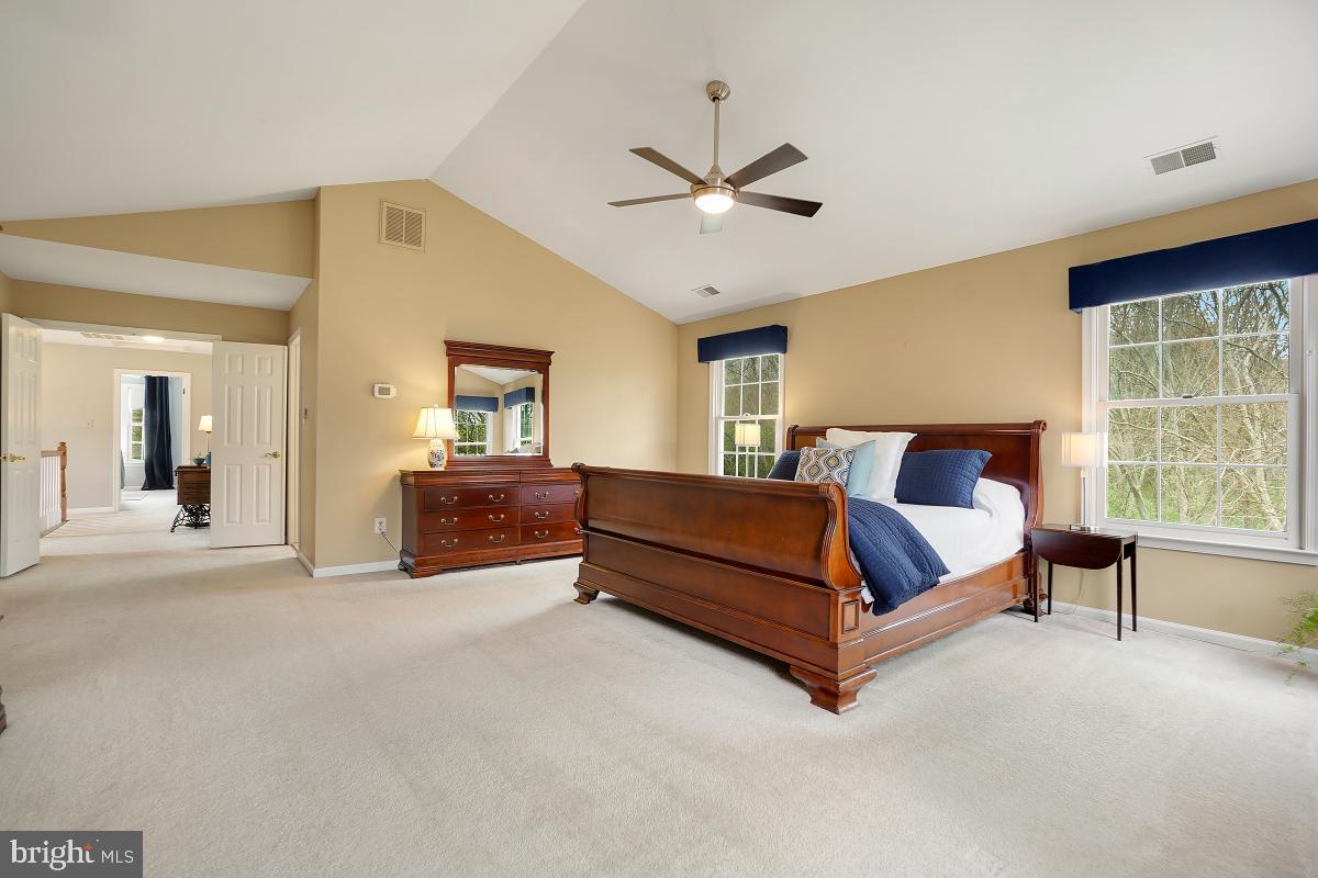 MEADOW HALL - Residential