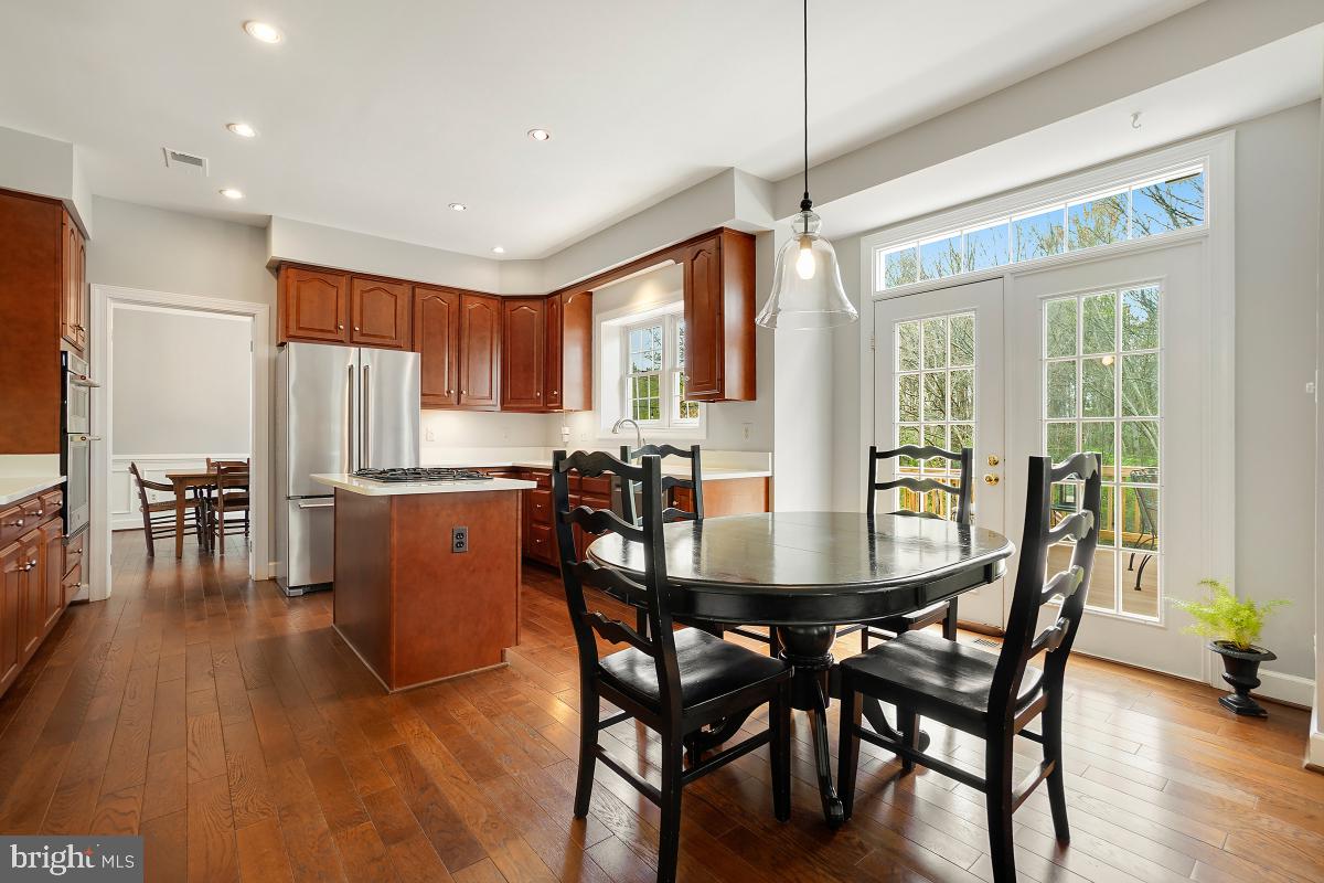 MEADOW HALL - Residential