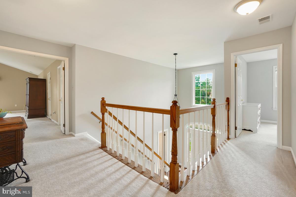 MEADOW HALL - Residential