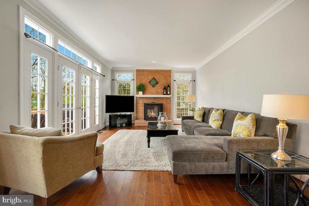 MEADOW HALL - Residential