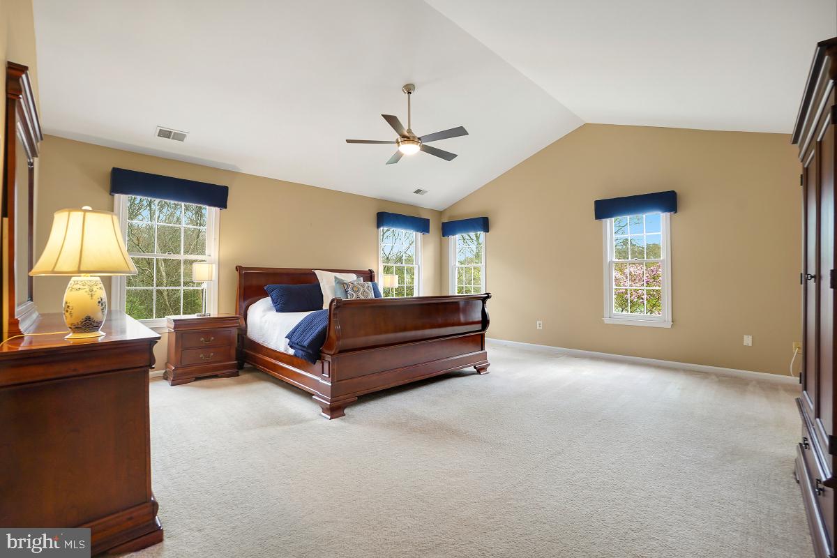 MEADOW HALL - Residential