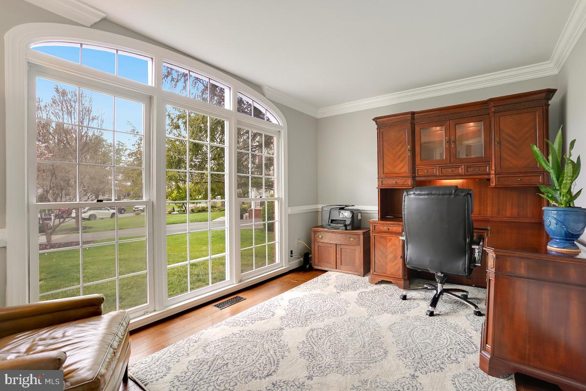 MEADOW HALL - Residential