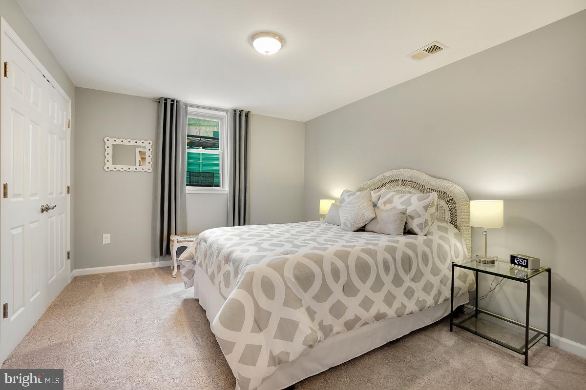 MEADOW HALL - Residential