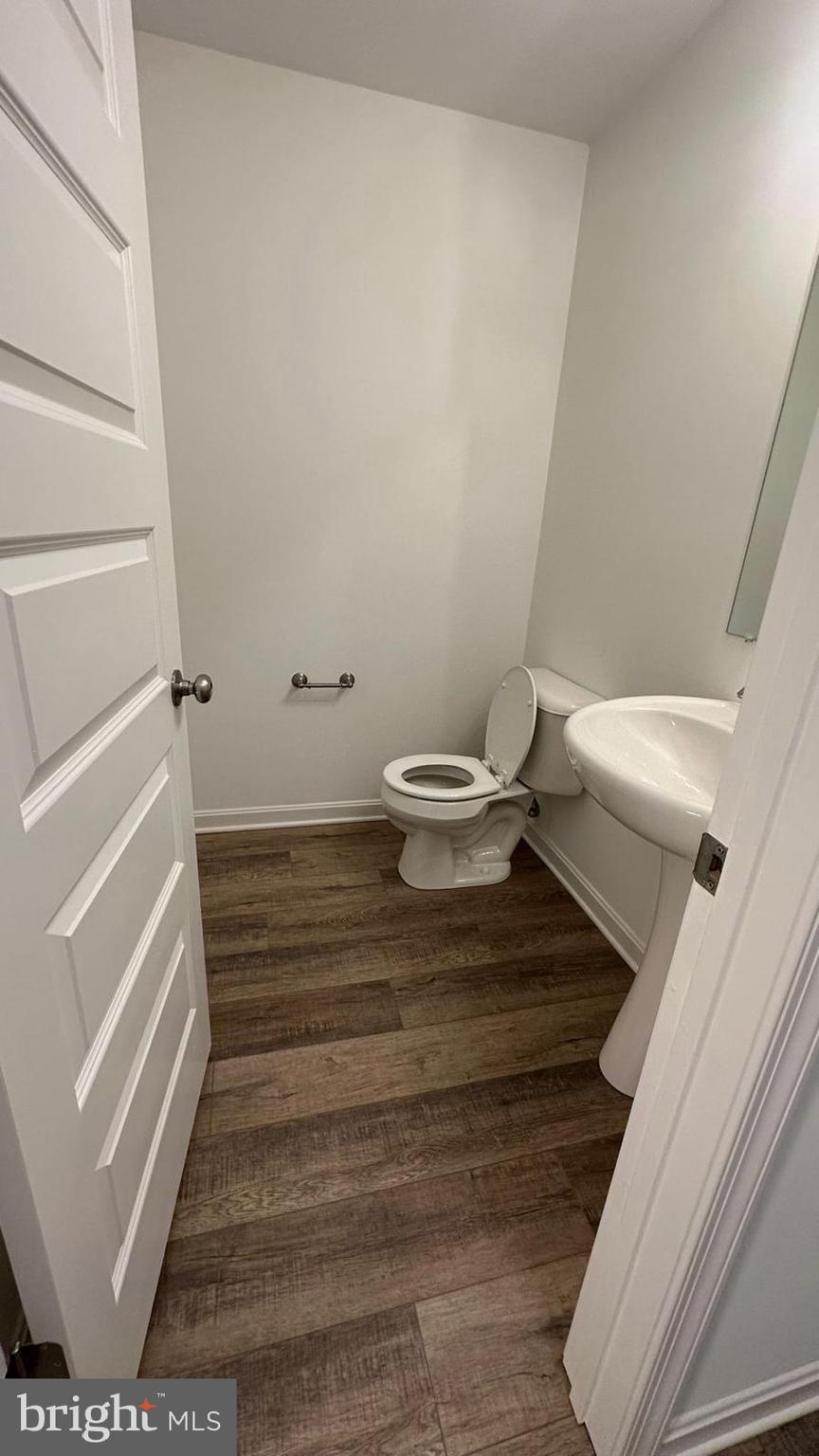 WATERFORD SQUARE - Residential Lease