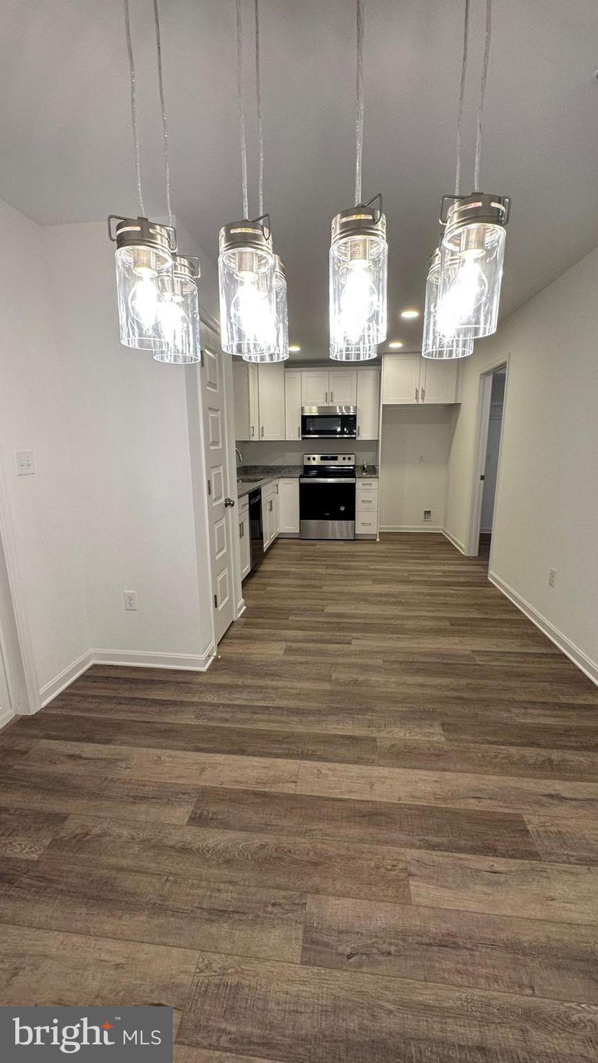 WATERFORD SQUARE - Residential Lease