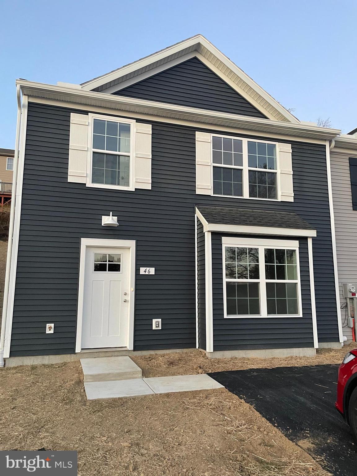 WATERFORD SQUARE - Residential Lease