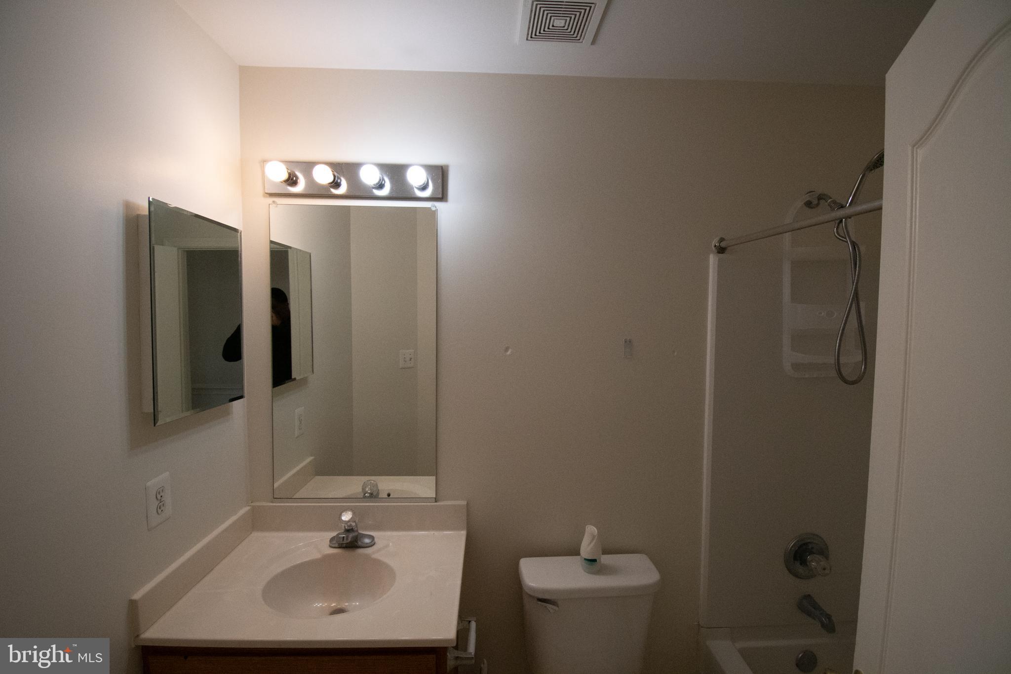 KINGSVIEW SUB - Residential Lease