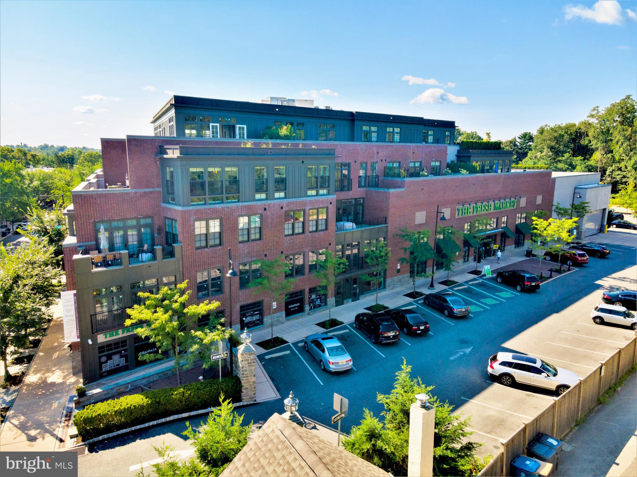 CHESTNUT HILL - Residential