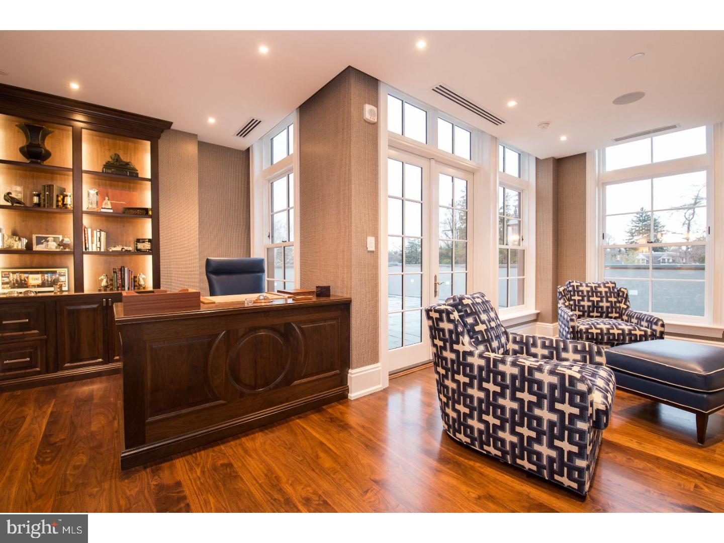 CHESTNUT HILL - Residential