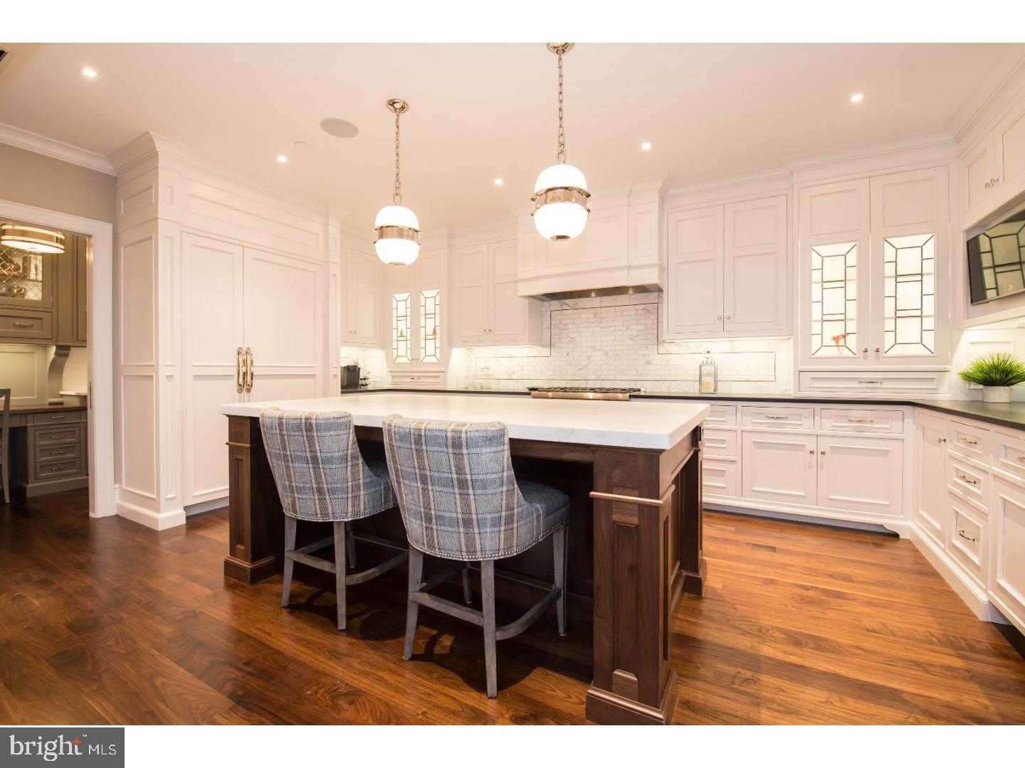 CHESTNUT HILL - Residential