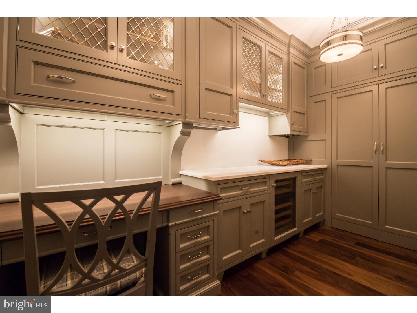 CHESTNUT HILL - Residential