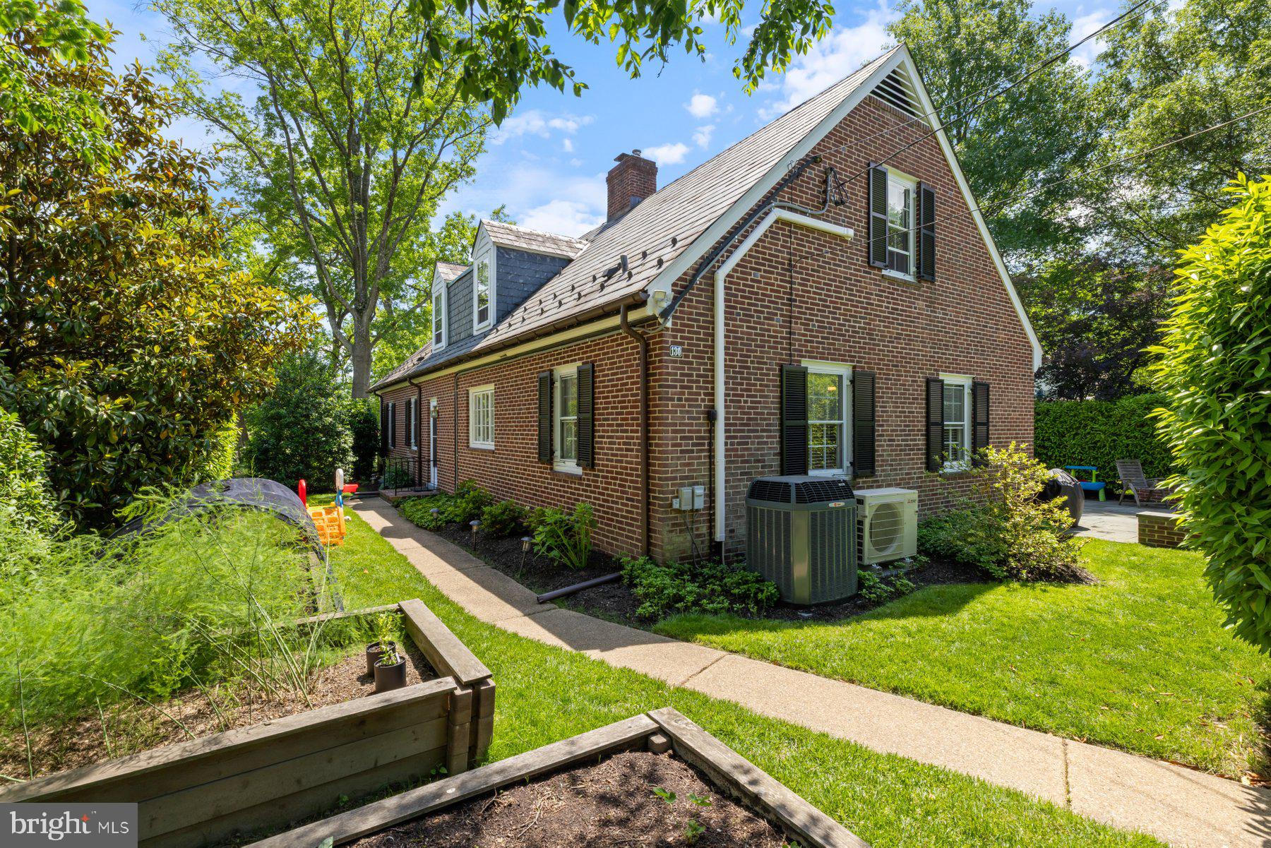 HOMELAND HISTORIC DISTRICT - Residential