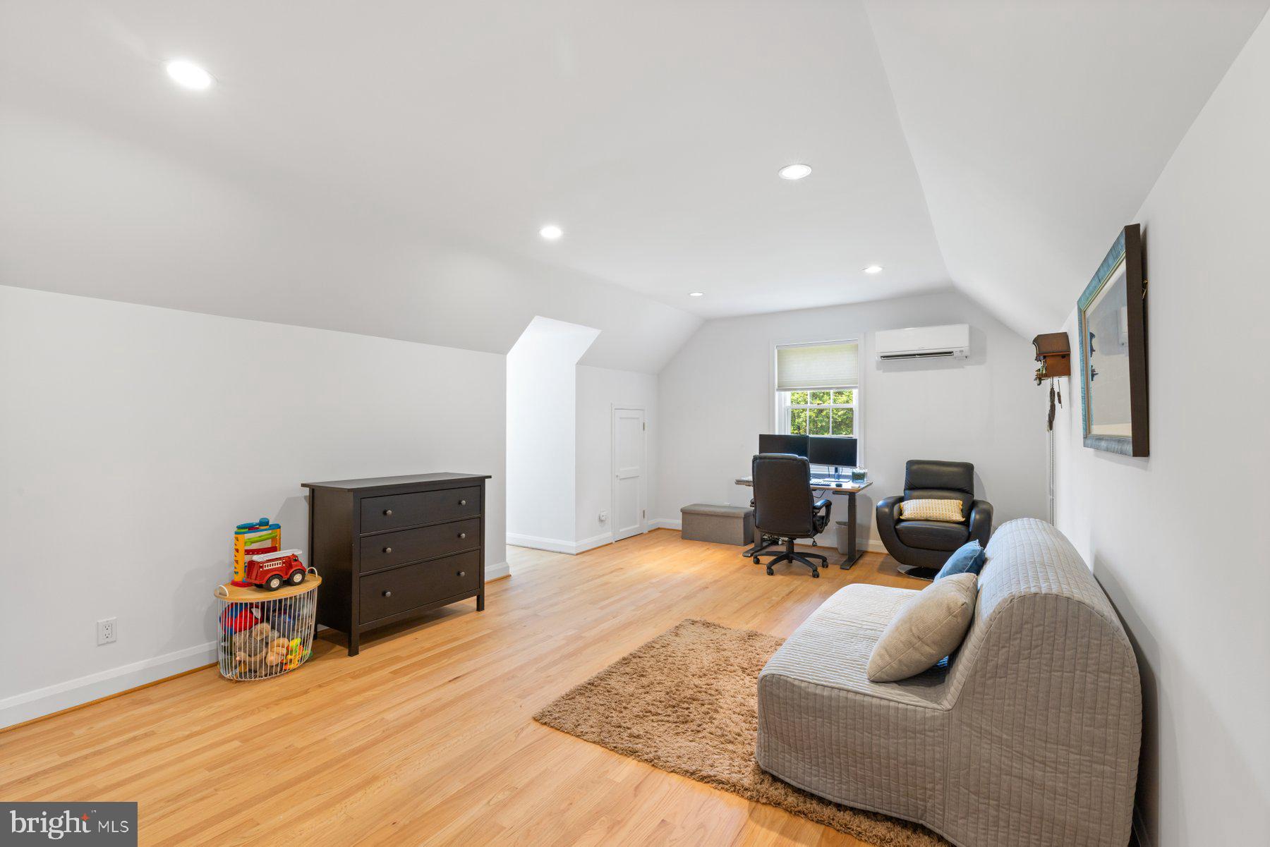 HOMELAND HISTORIC DISTRICT - Residential