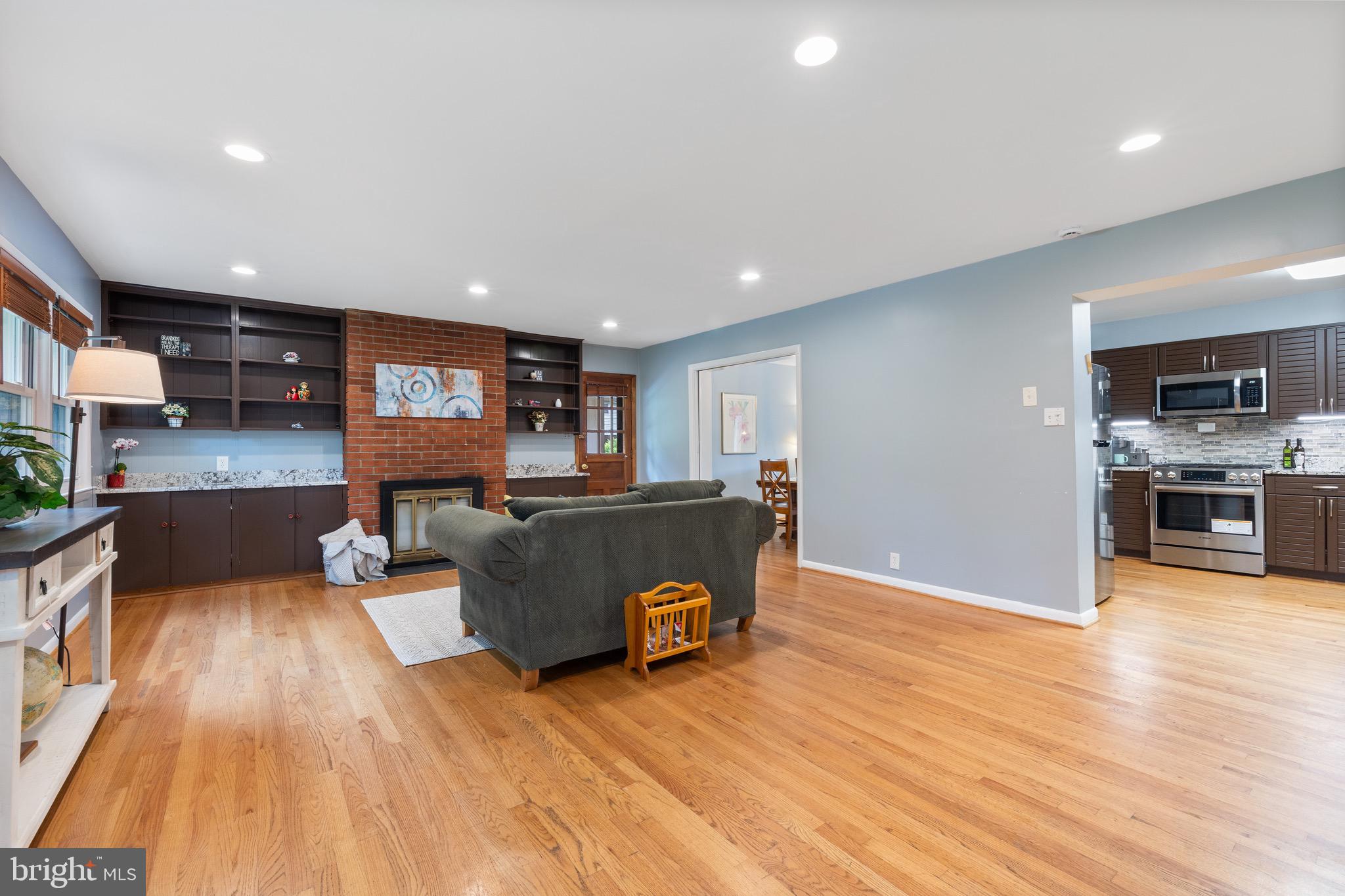 BURNT MILLS MANOR - Residential