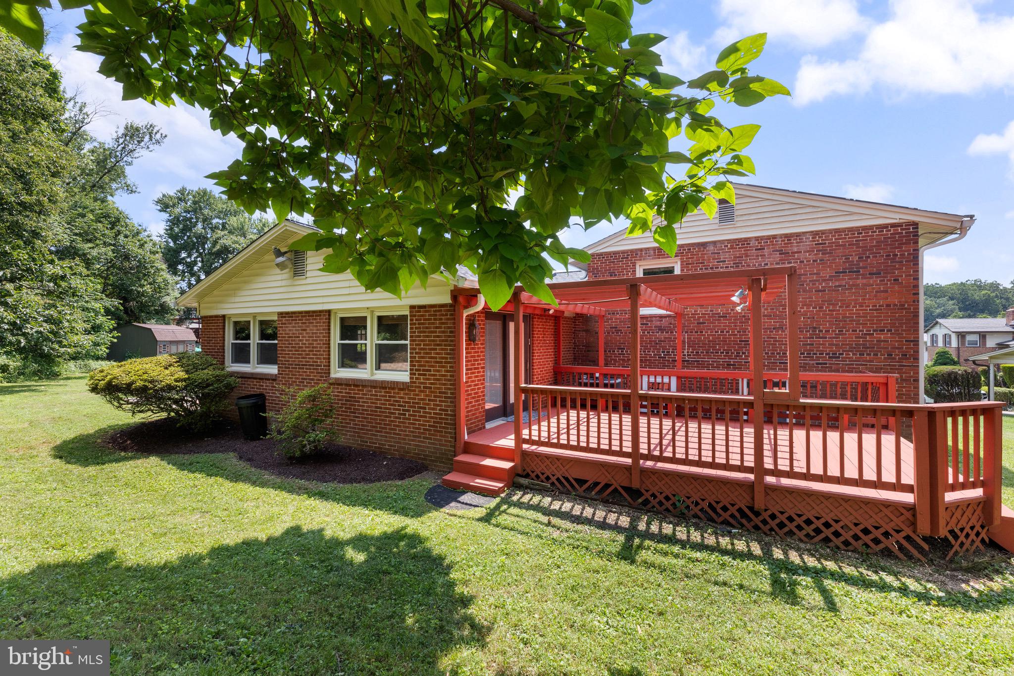 BURNT MILLS MANOR - Residential