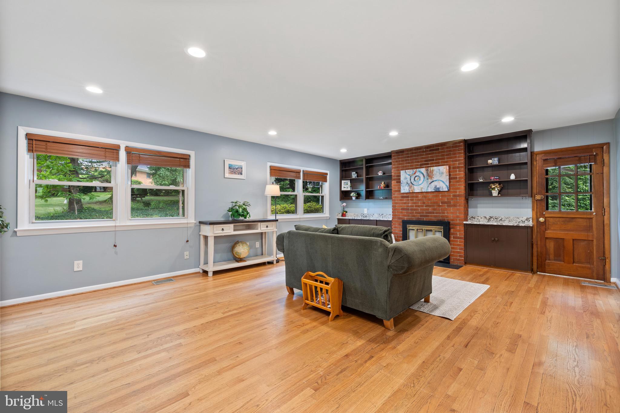 BURNT MILLS MANOR - Residential