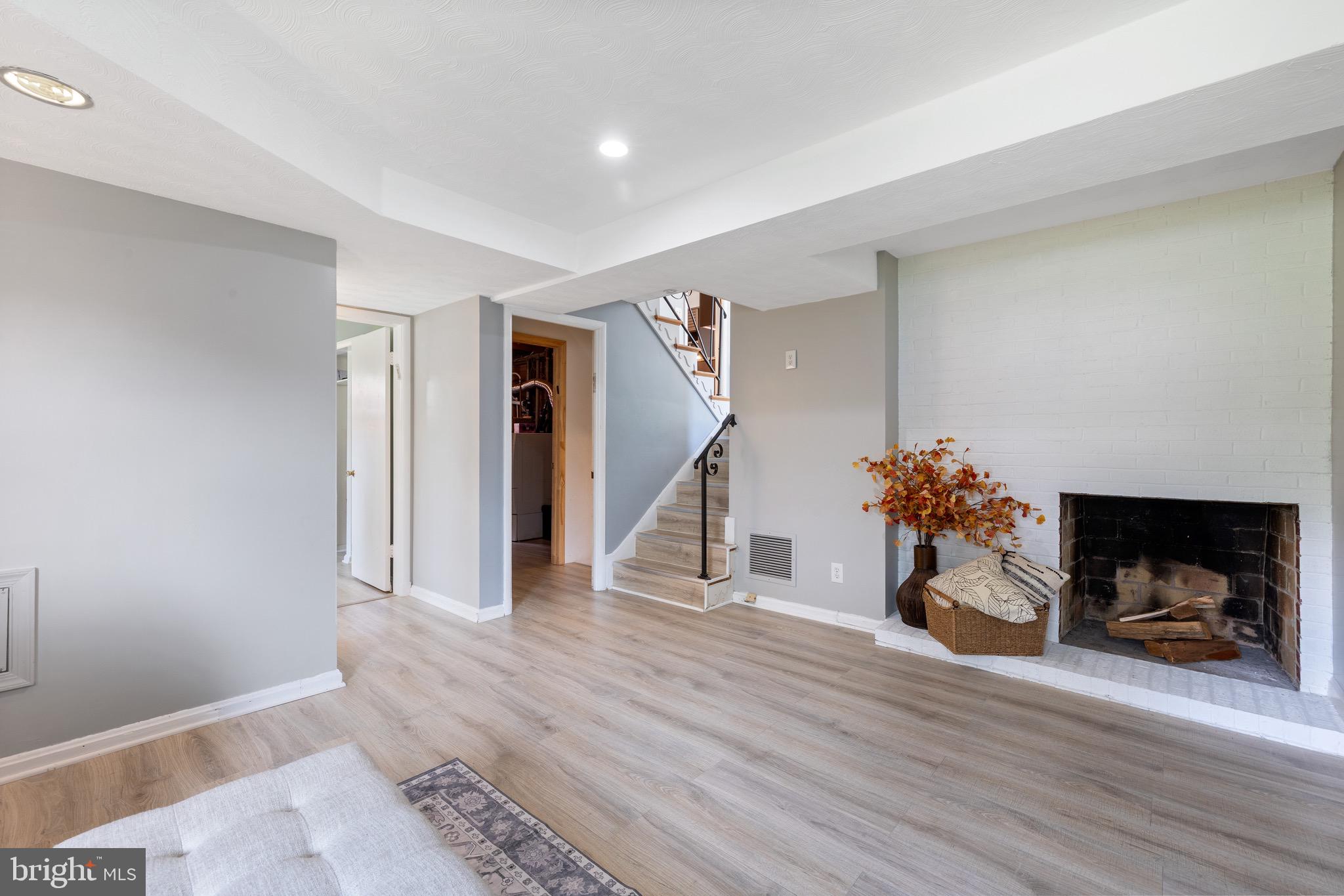 BURNT MILLS MANOR - Residential