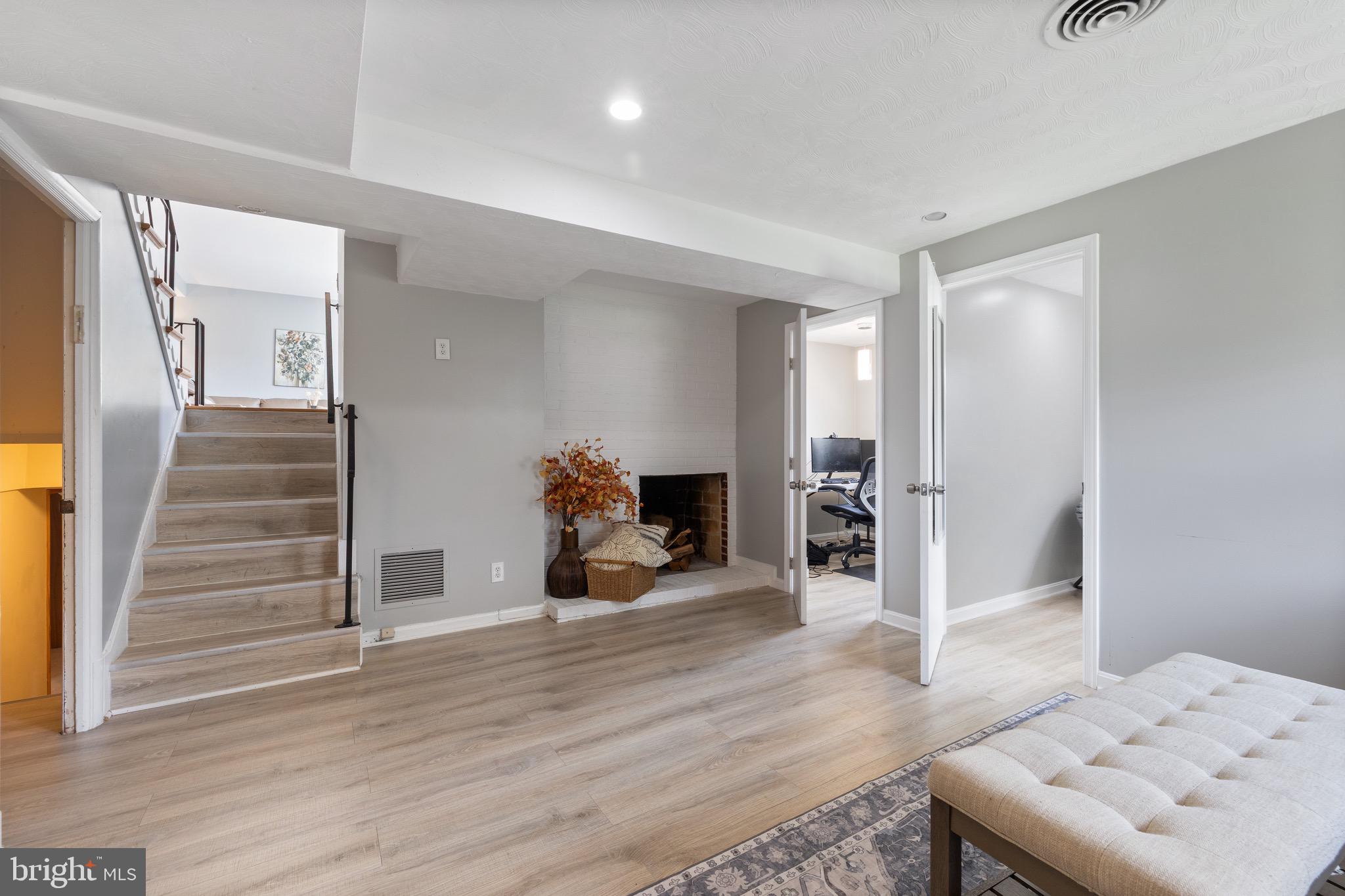 BURNT MILLS MANOR - Residential