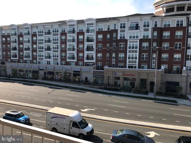 WESTBRIAR CONDOMINIUMS - Residential Lease