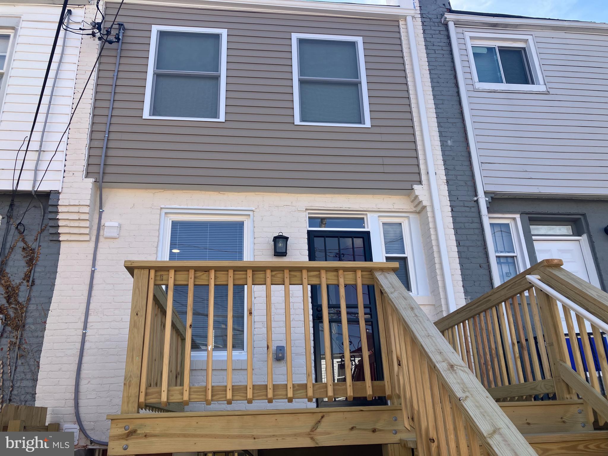 FOUR BY FOUR - Residential