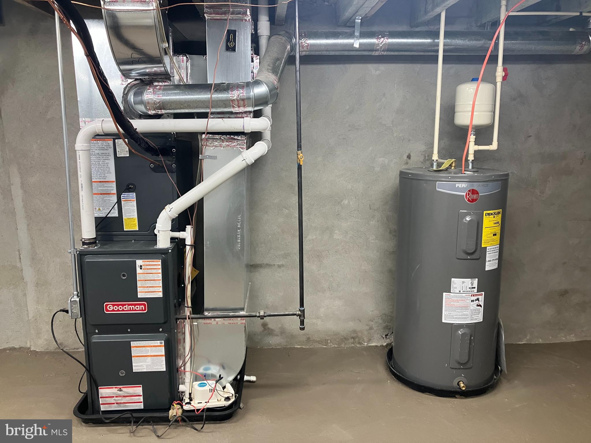 FOUR BY FOUR - Residential