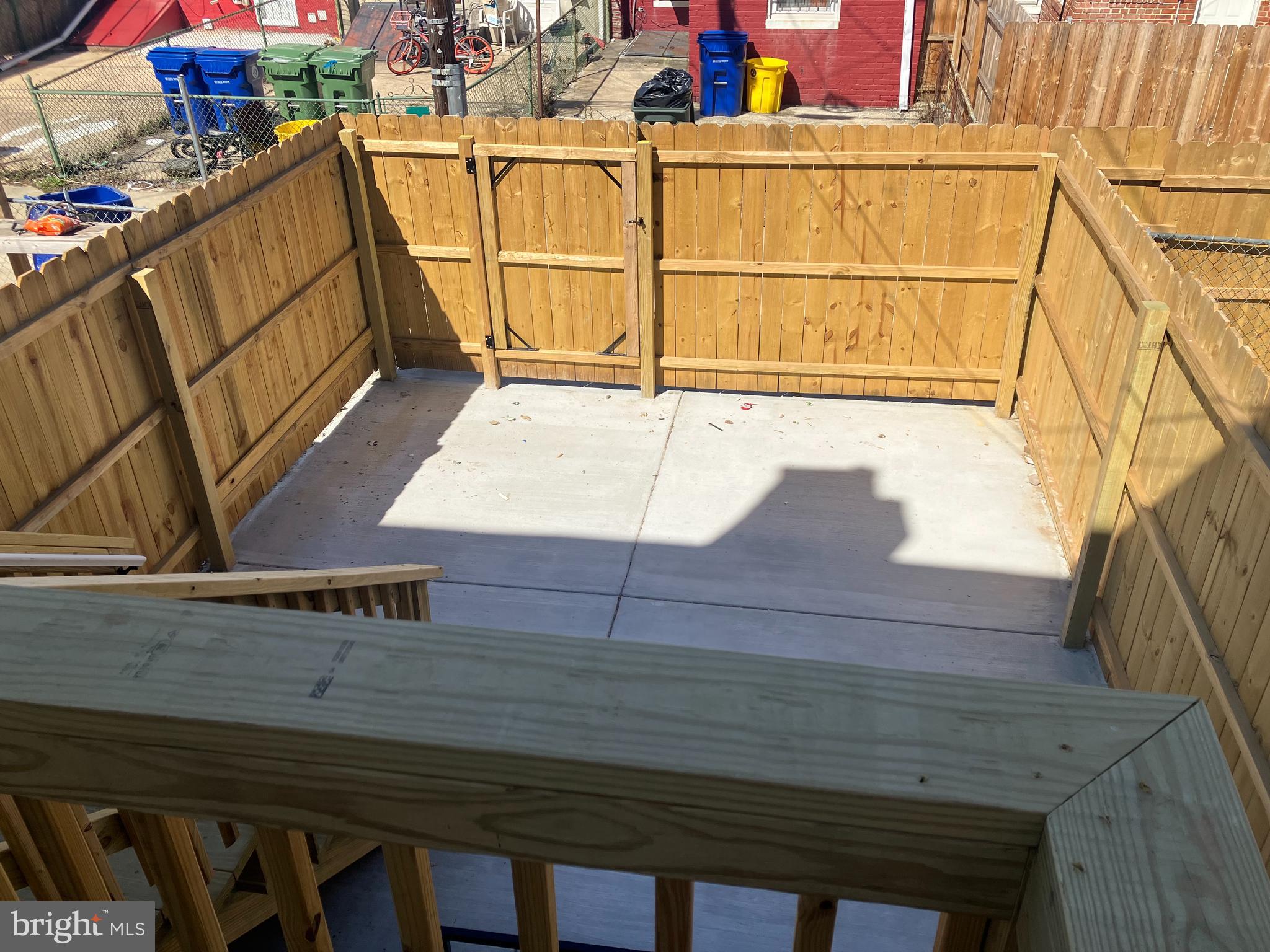 FOUR BY FOUR - Residential