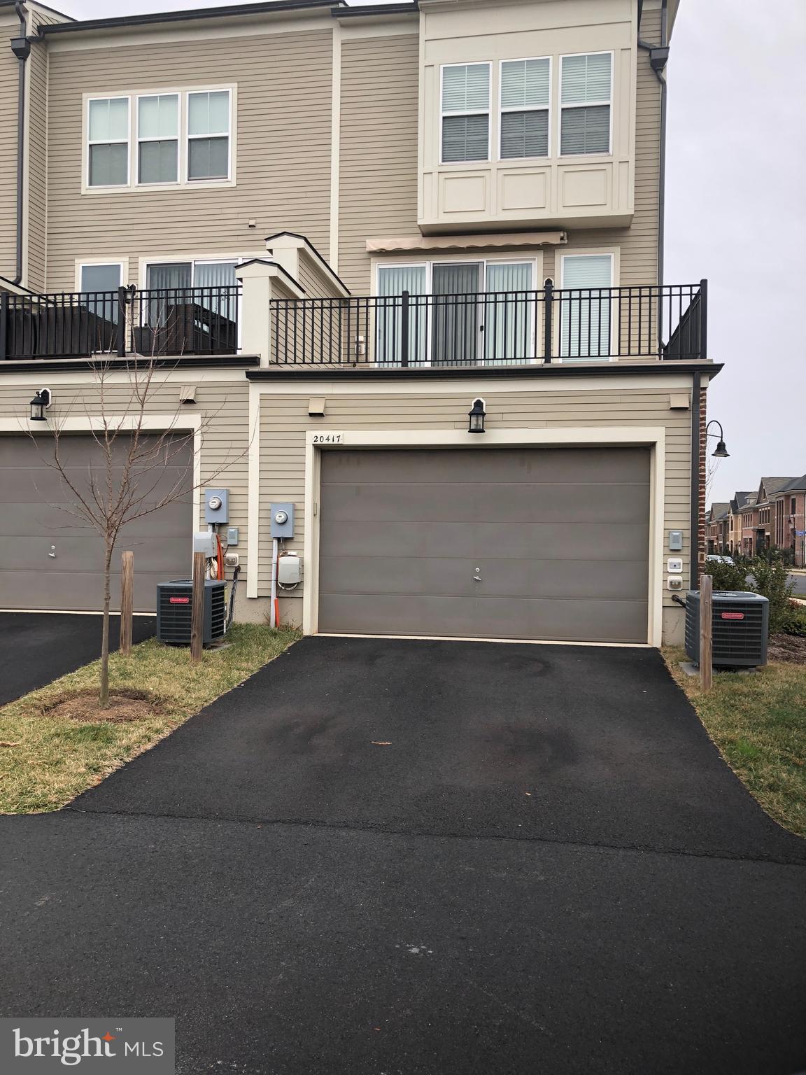 ONE LOUDOUN LANDBAY C - Residential Lease