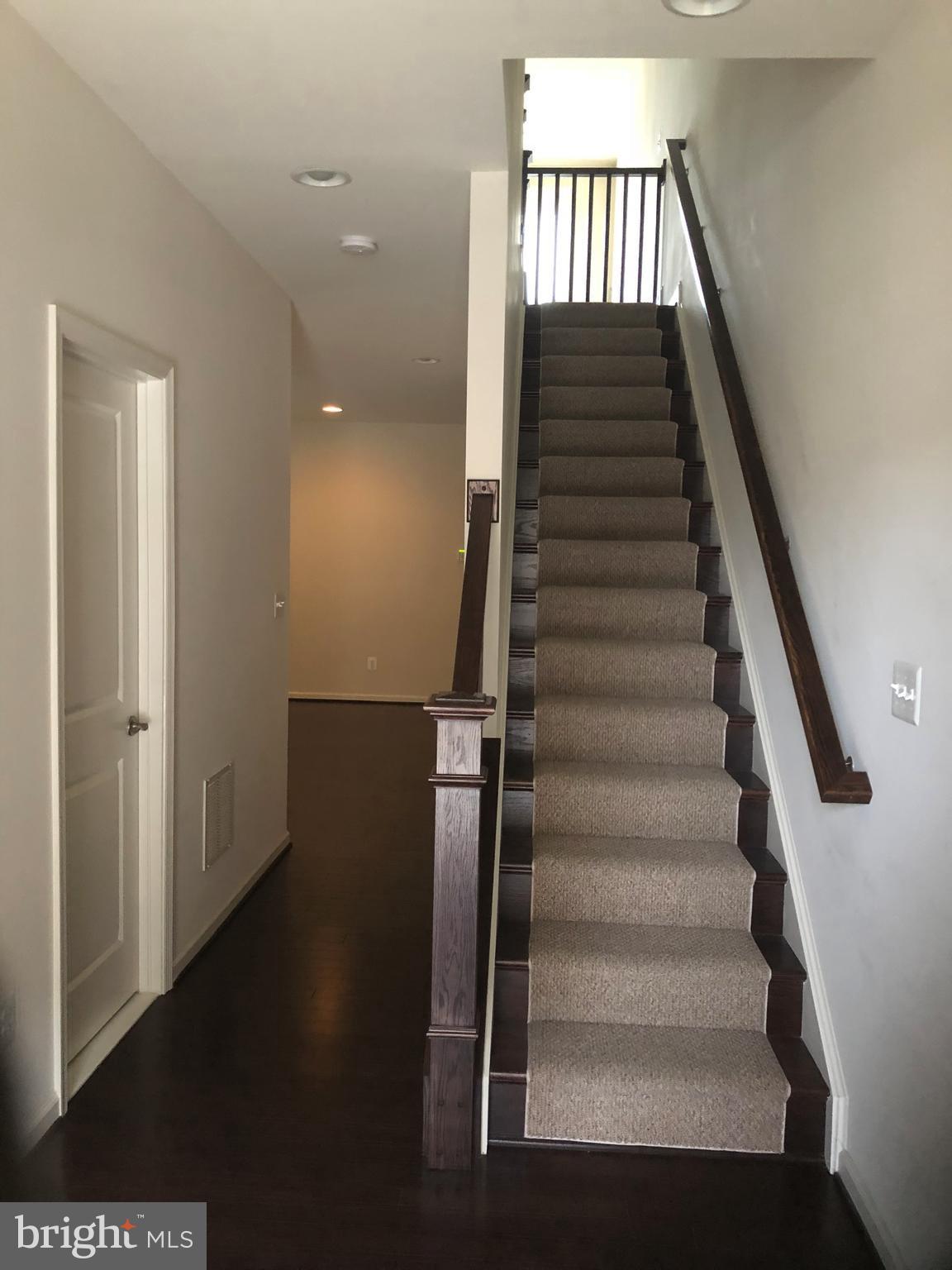 ONE LOUDOUN LANDBAY C - Residential Lease