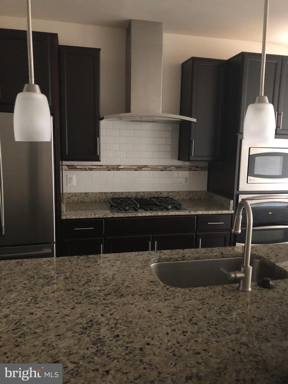 ONE LOUDOUN LANDBAY C - Residential Lease